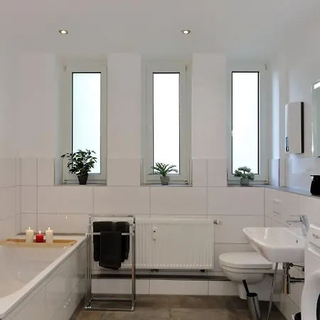 Apartmán Modern Und Ruhig, Mit Garage & Ps4, Nahe Messe, Rue Und Uniklinik, Voll Ausgestattete Kueche, Bad Mit Dusche Und Badewanne Essen